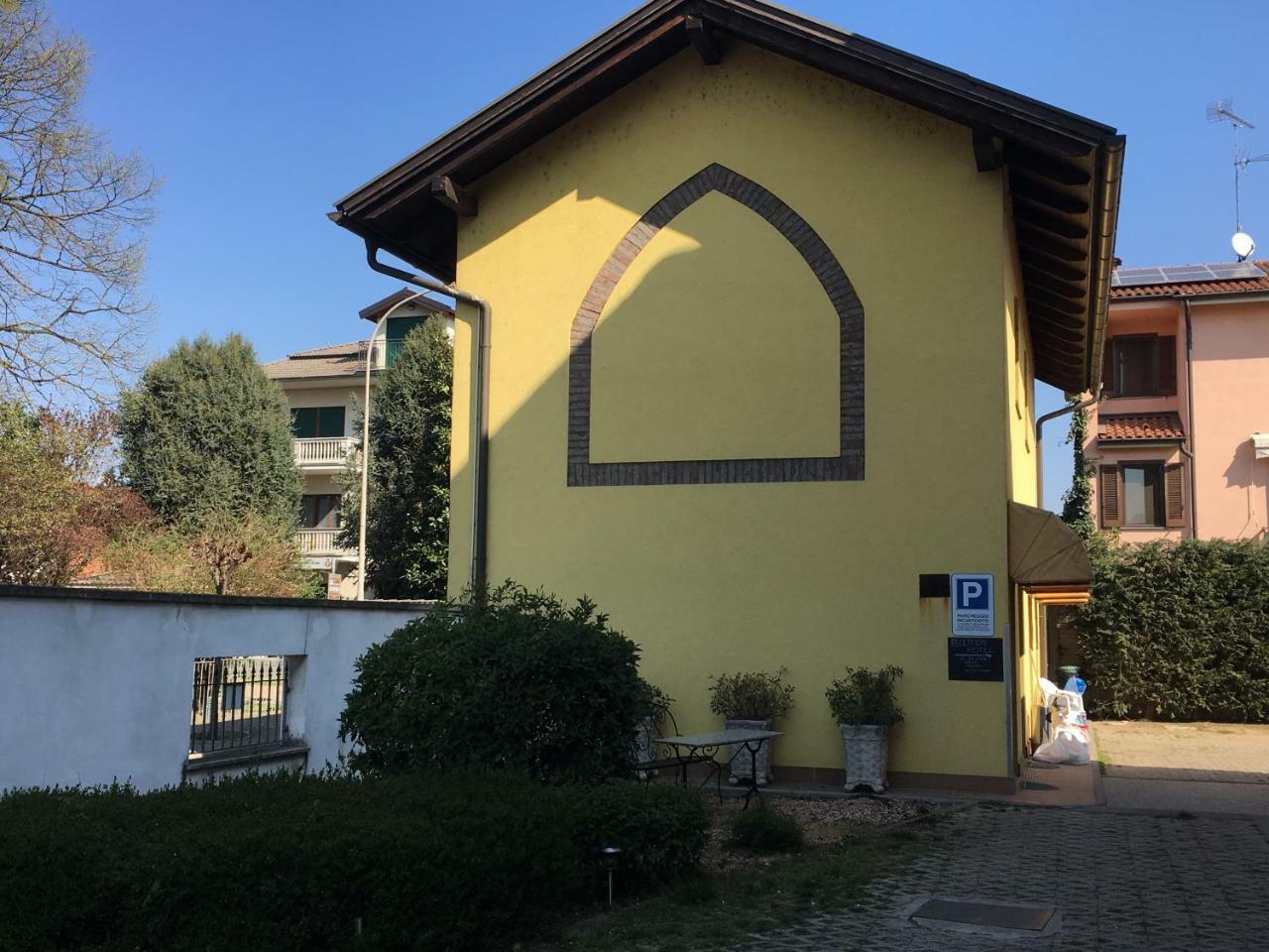 Hotel Il Pino Garlasco Eksteriør billede