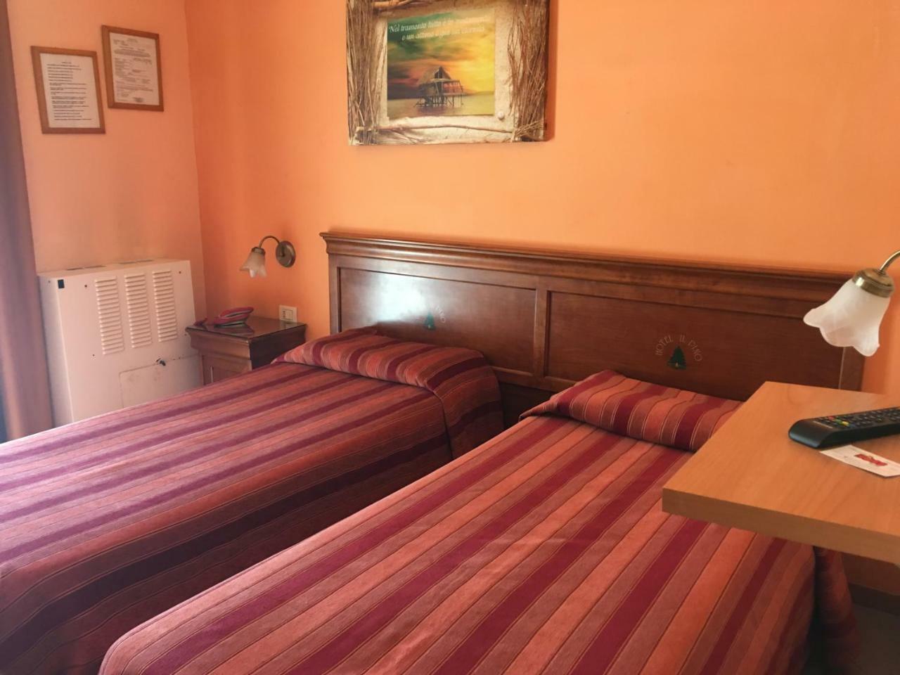 Hotel Il Pino Garlasco Eksteriør billede